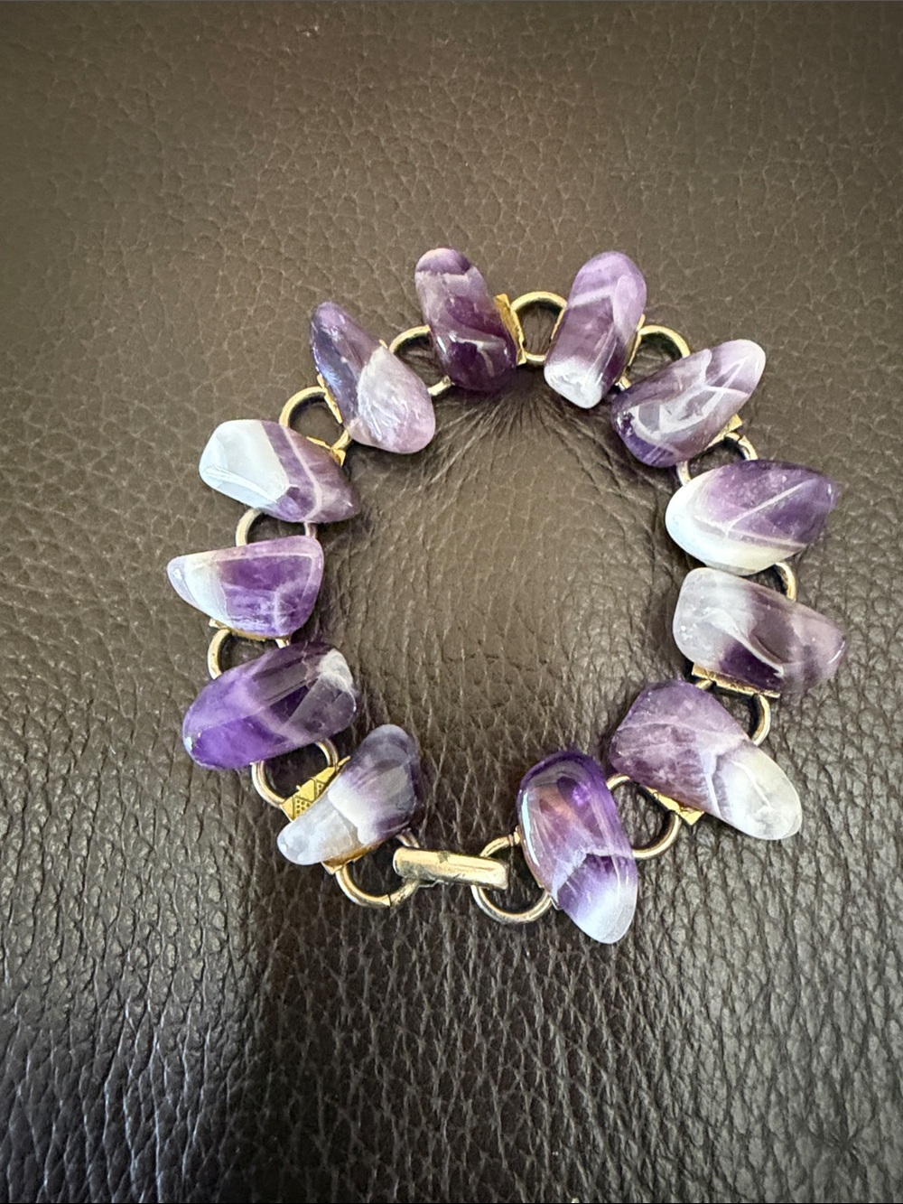 Amethyst Chip Bracelet w/Polished Purple Gemstones Linked in a Gold Tone Setting
